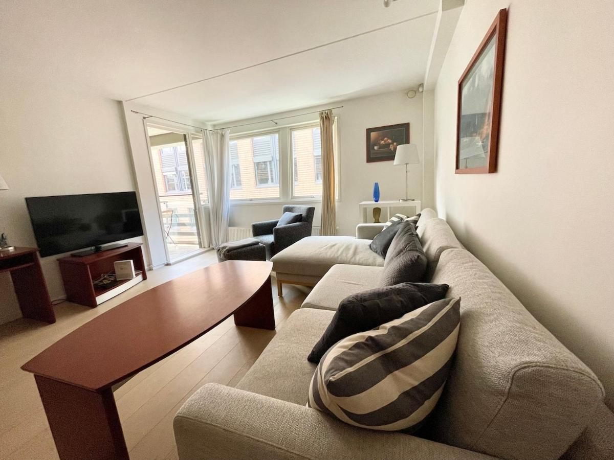 Spacious Aker Brygge With Balcony Apartment