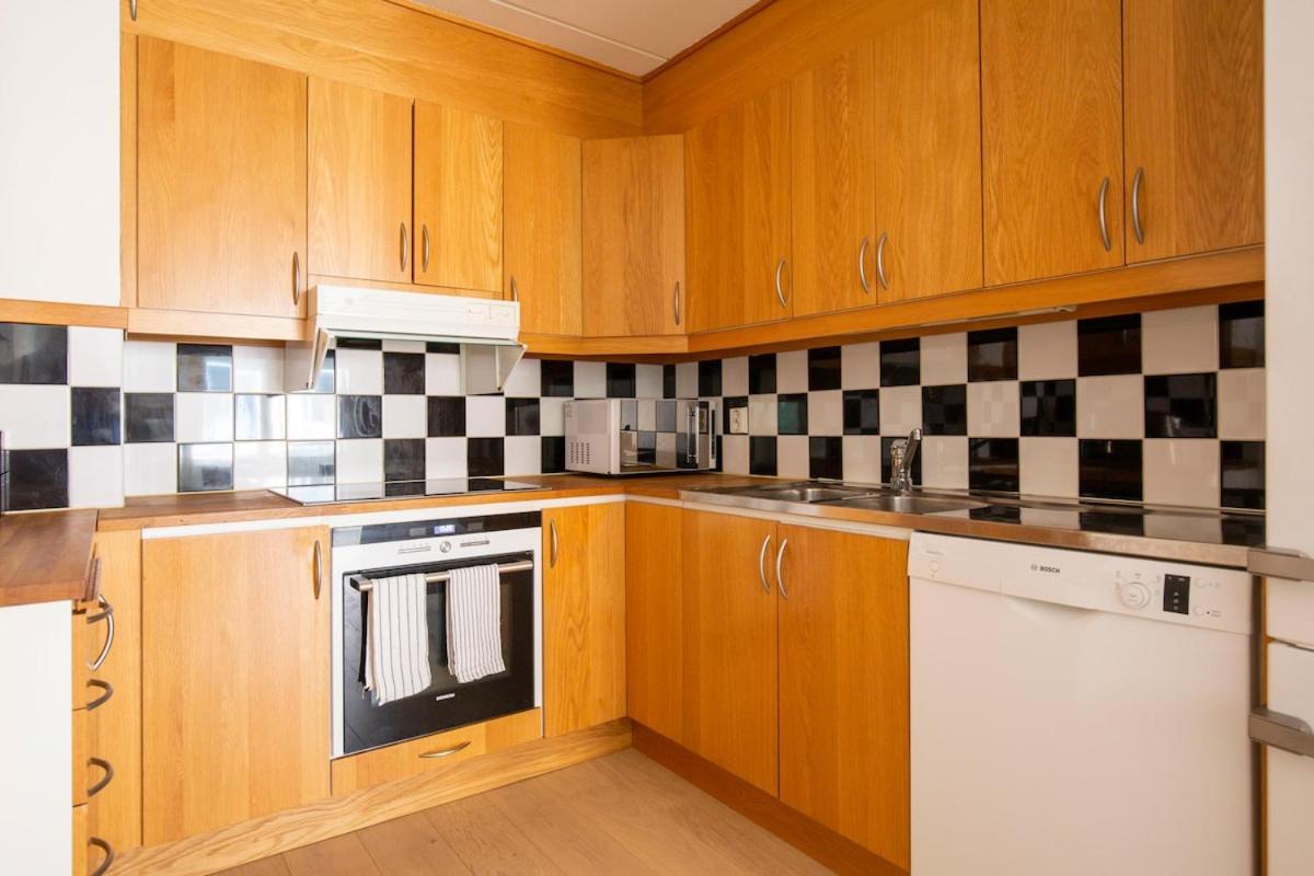 Spacious Aker Brygge With Balcony Apartment Oslo
