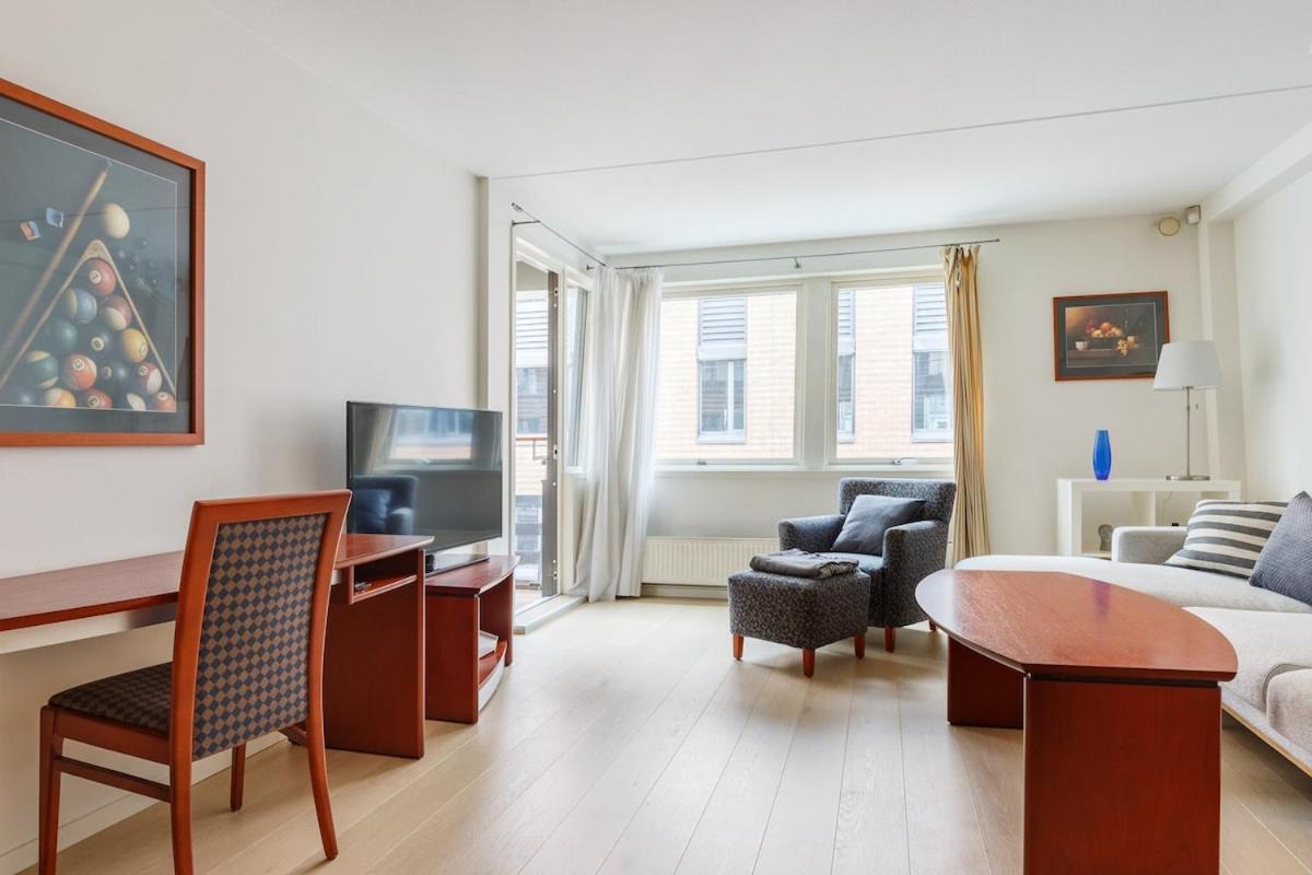 Spacious Aker Brygge With Balcony Apartment